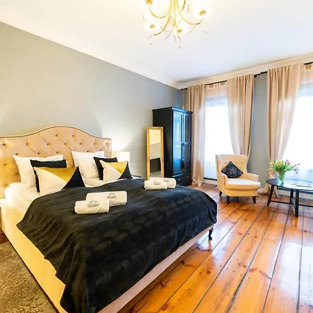 Apartamenty Pod Zegarem Mikołajki Esterno foto