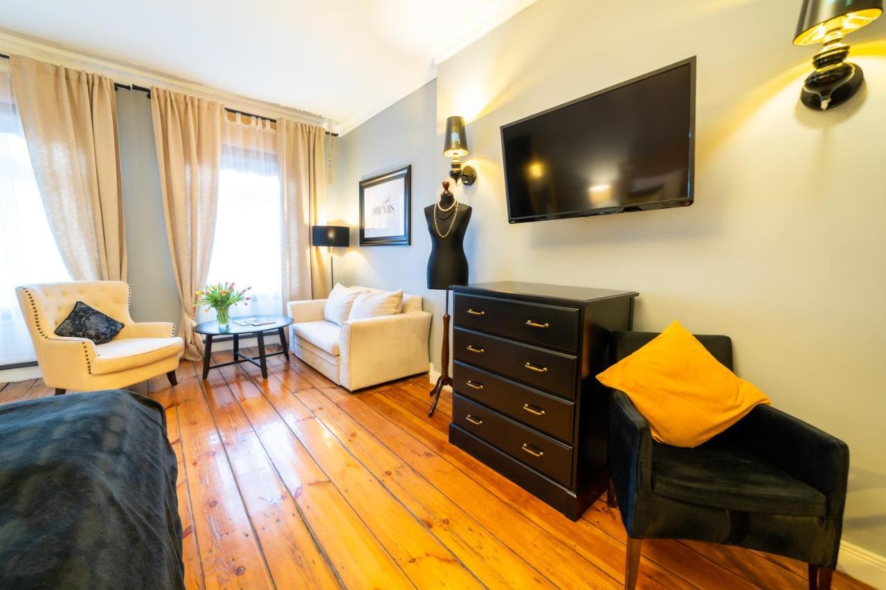 Pod Zegarem Apartment *